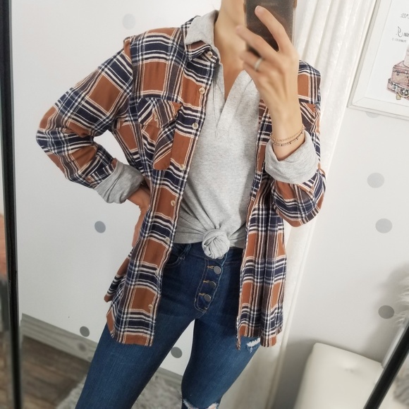 Last 1️⃣ Cognac and Navy Spring Plaid Button Down Top Pocket Top - Picture 2 of 7